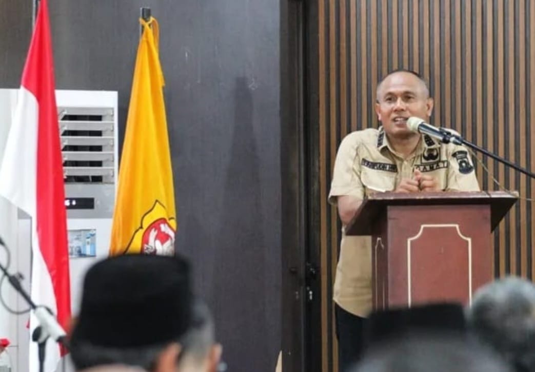 Camat Pinang Sosialisasikan Peningkatan Kapasitas RT/RW dan Lantik Katar di 11 Kelurahan