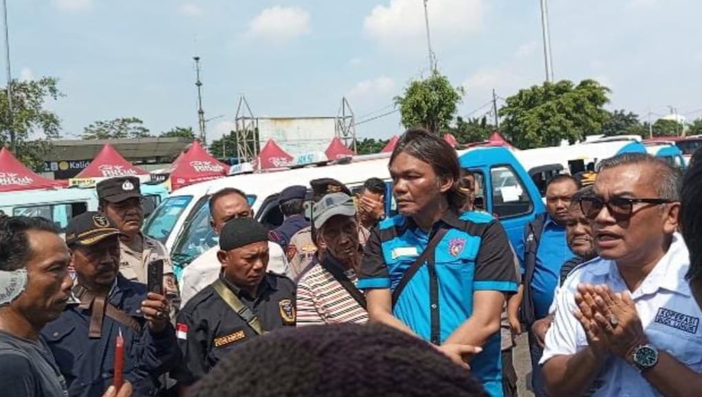 Dinilai Merugikan, Paguyuban Trayek M13 Tolak Modifikasi Trayek Mikro Trans Jak 52